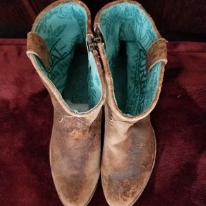 NEW....Corral lamb Skin boots